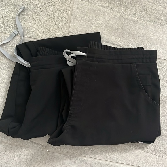 Set of 2 Figs Scrubs Yola Skinny Pants, size SP - Picture 4 of 4